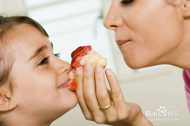 小孩子总是不好好吃饭怎么办？