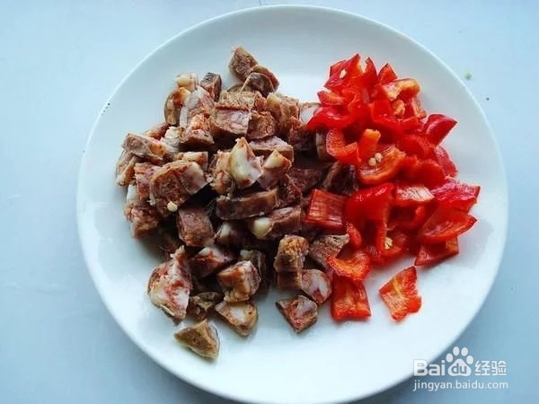 芹菜炒腊肠的烹饪