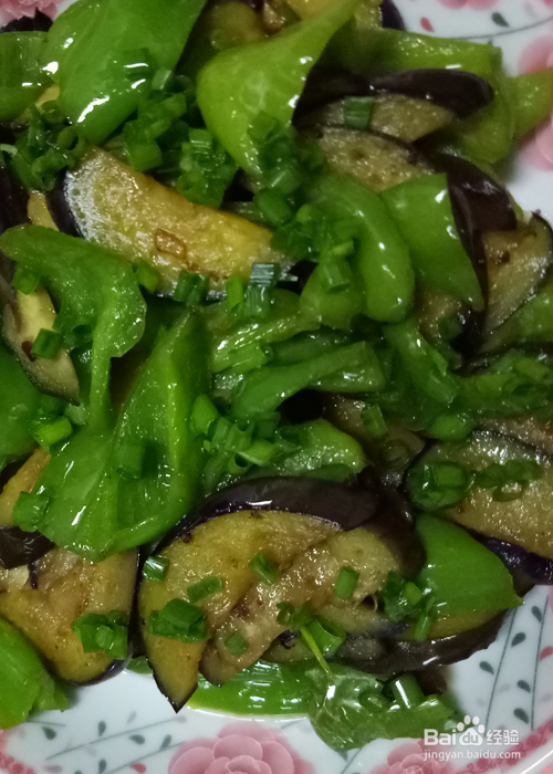 如何简单做青椒炒茄片