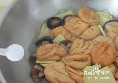 蚝油鲜笋面筋的做法