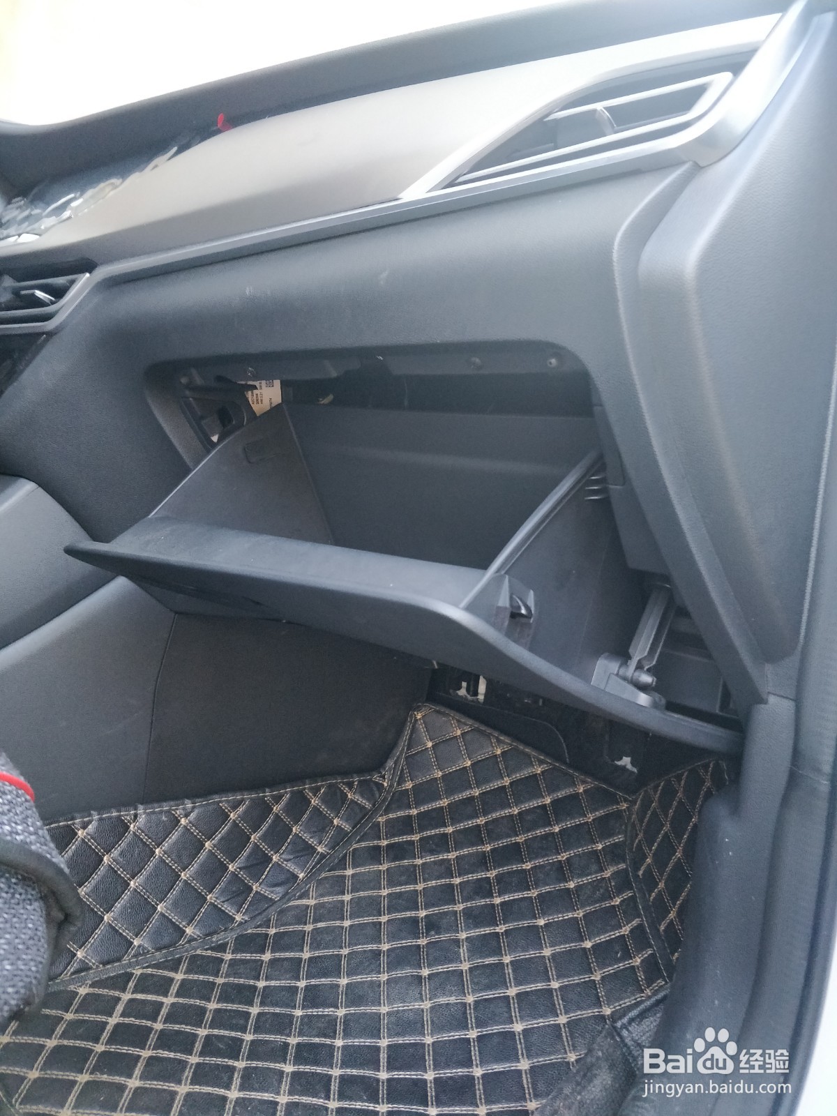 长安cs35plus汽车更换空调滤芯