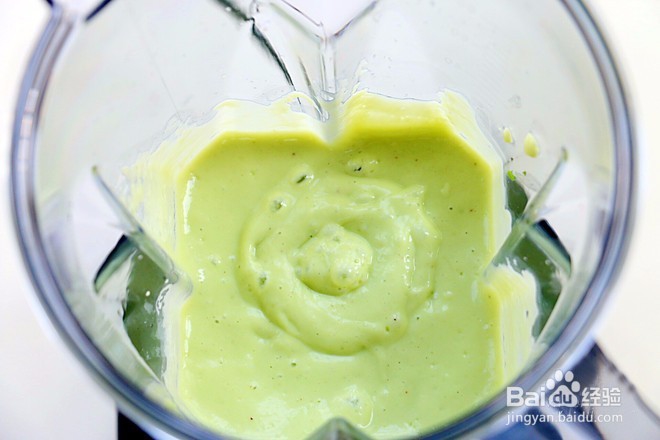 如何制作清晨茶品牛油果香蕉奶昔