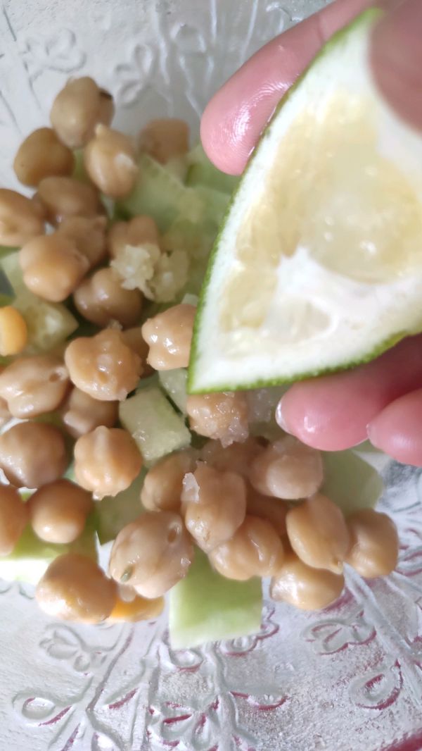 柠香黄瓜鹰嘴豆沙拉
