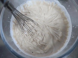 巧克力脆皮奶油盒子蛋糕怎么做？