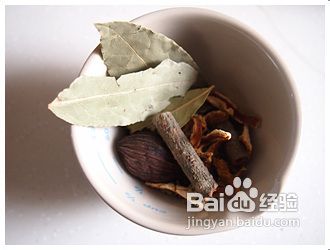 锅烤茄汁牛腩