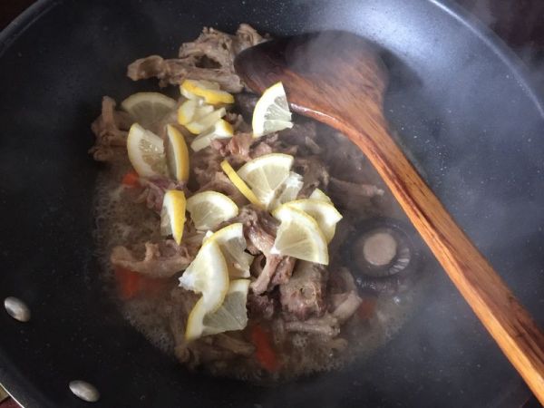 柠檬对味酱鸭#食光社干锅鸭#