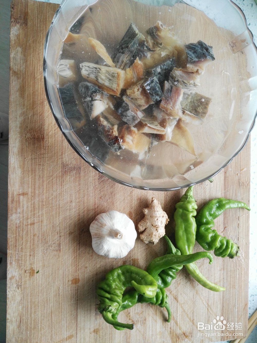 如何烧好吃的红烧腌鱼块？