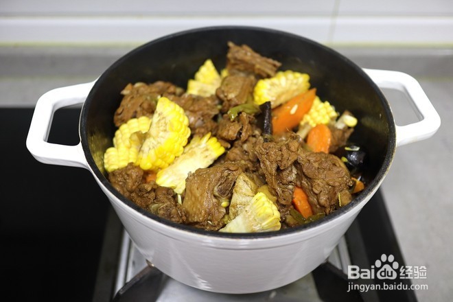 玉米鸭腿煲菜品