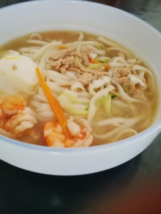 鲜虾肉丝面的做法