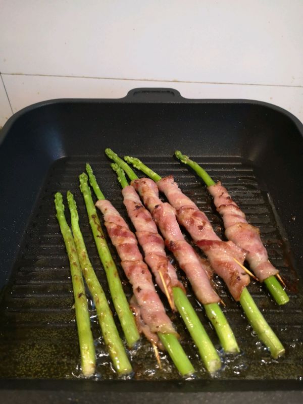 香煎培根芦笋卷