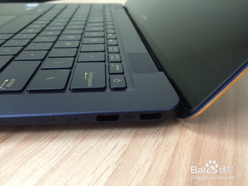 华硕灵耀3 Deluxe开箱