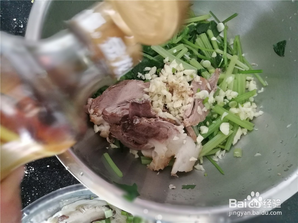 猪腿肉拌芹菜段