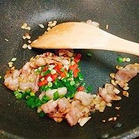 怎么做可口的迷你培根吐司披萨