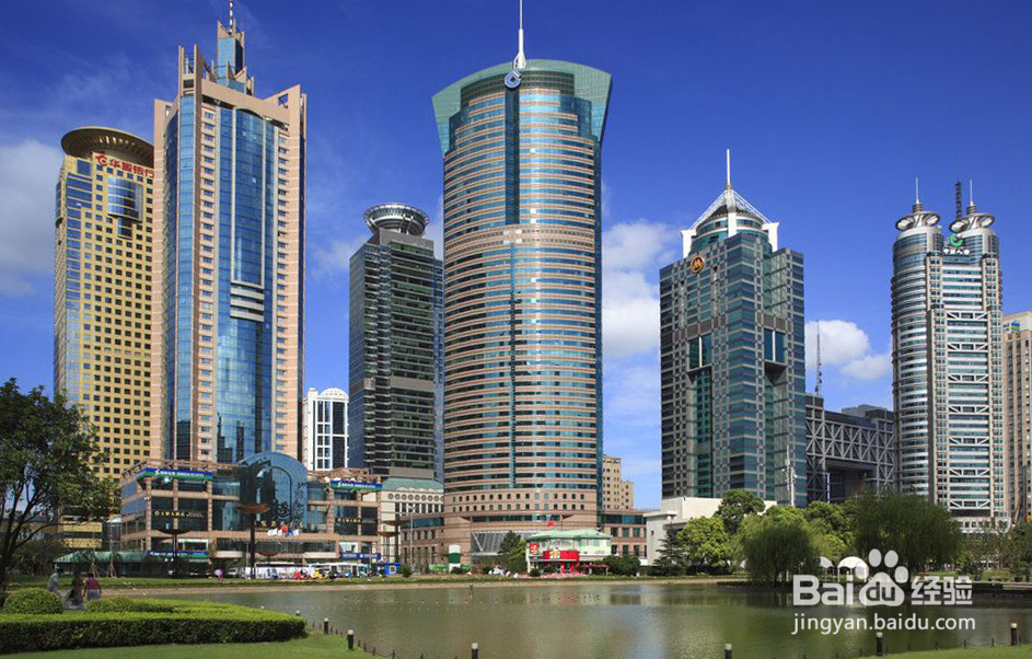 用ps怎么矫正倾斜大楼照片?