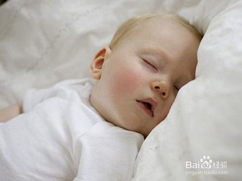 一周岁的宝宝冬天着凉发烧拉肚子呕吐怎么办呢？