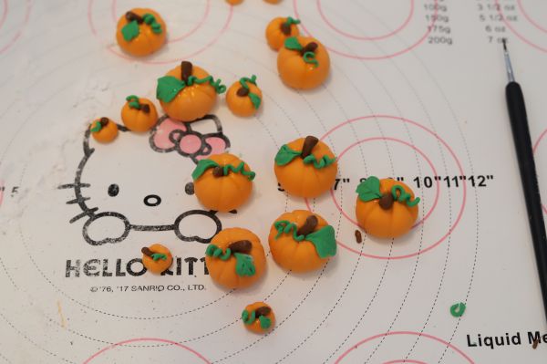 万圣节南瓜杯子蛋糕