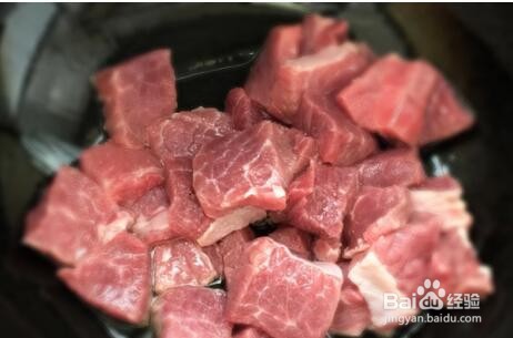 如何自制美味的咖喱土豆炖牛肉