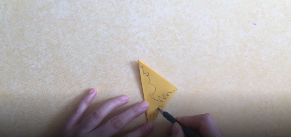 圣诞剪纸怎样剪？