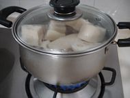 怎样制作莲藕炖鸡汤