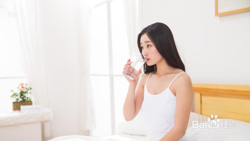 为什么早起后要喝杯水？