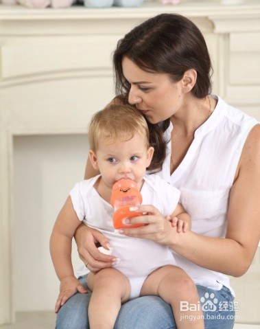 让宝宝爱上奶瓶的技能get