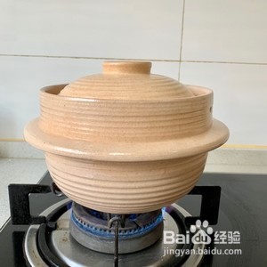 暖呼呼的小米红糖枣子粥