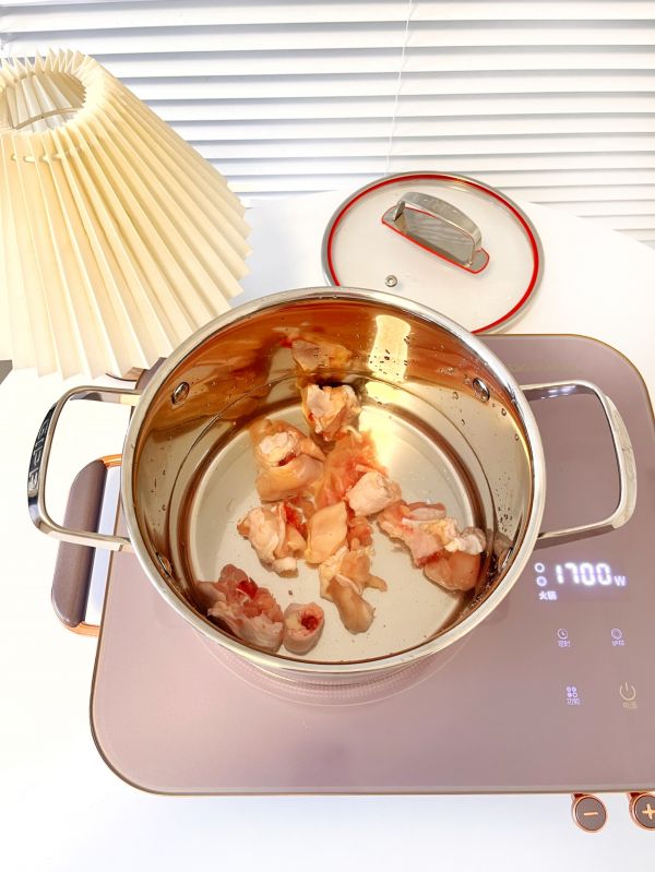 虫草鸡腿玉米汤