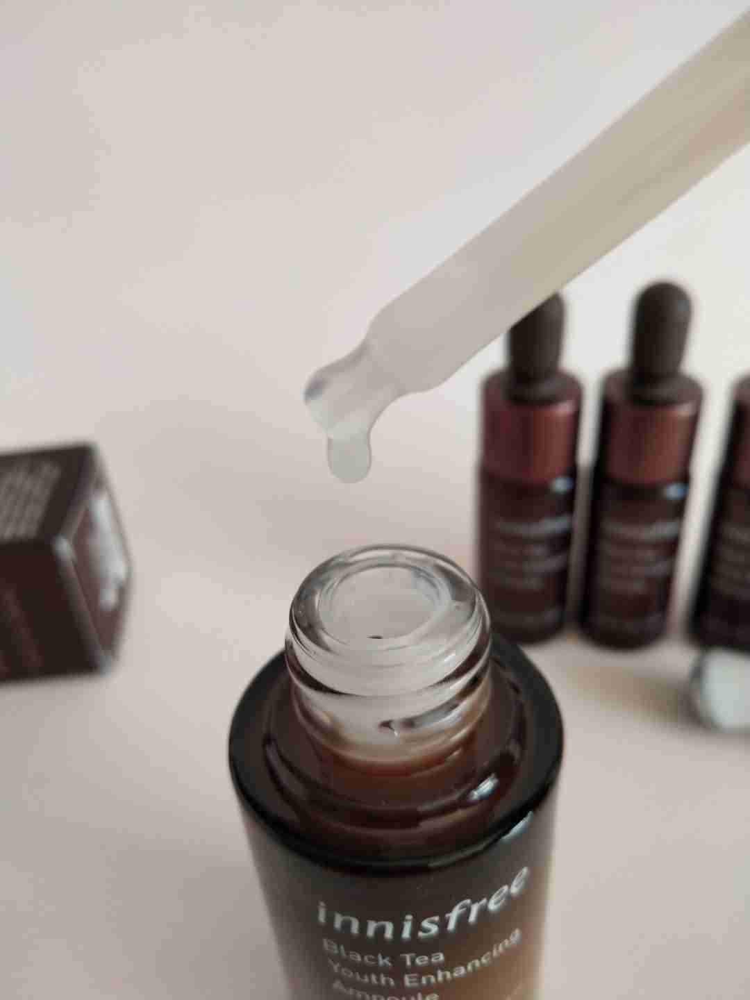 拥有007修护精华让你重回18岁少女