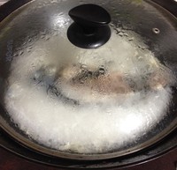 羊肉炖鲫鱼的做法