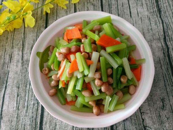 拌芹菜胡萝卜花生米