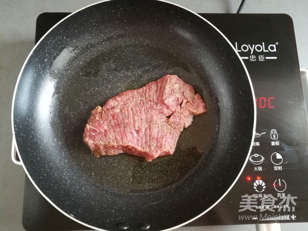 多汁碎牛排三明治