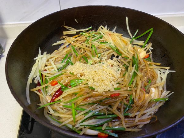 小米油渣土豆丝