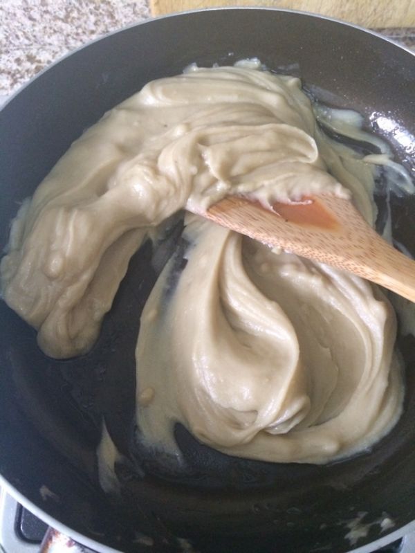 广式蛋黄莲蓉月饼