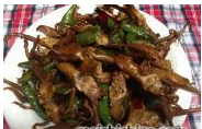 美味酱烧鸭舌+青椒煸鸭舌