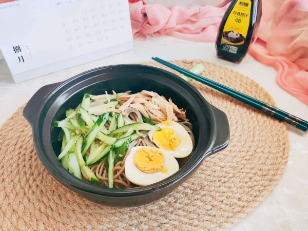 捞汁减脂荞麦面