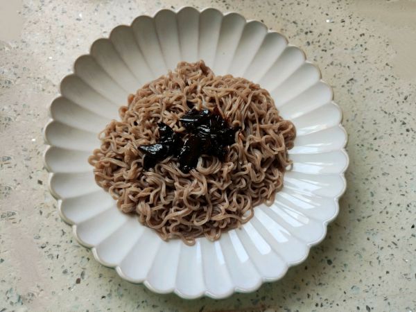 捞汁虾尾荞麦面