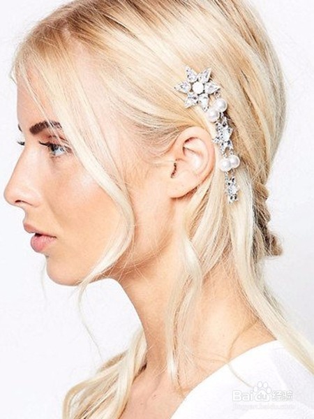 教你巧用潮流发型饰品，一秒提升你的时尚度