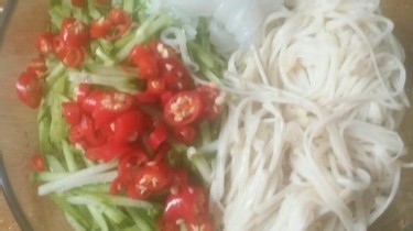 捞汁凉菜的做法