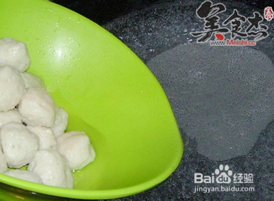 鱼丸菠菜汤的做法