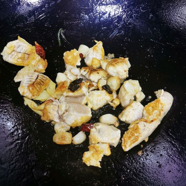 家常蒜香黄鱼鱼籽