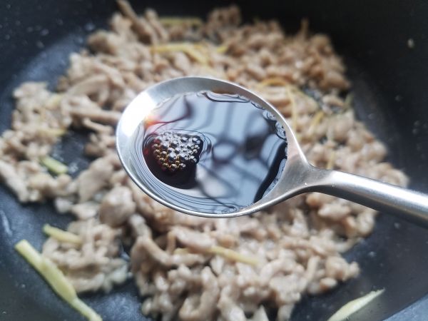 芹菜豆芽炒肉丝