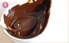 巧克力淋酱杏仁蛋糕