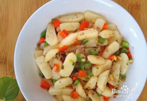 肉末荸荠炒双椒的做法