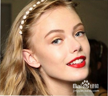 简单小步骤教你画美唇