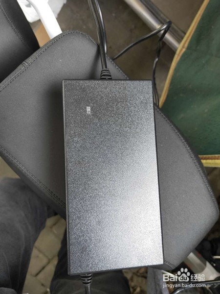 电动车如何使用投币式充电桩