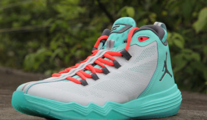 为什么识货上的鞋比毒便宜那么多呢