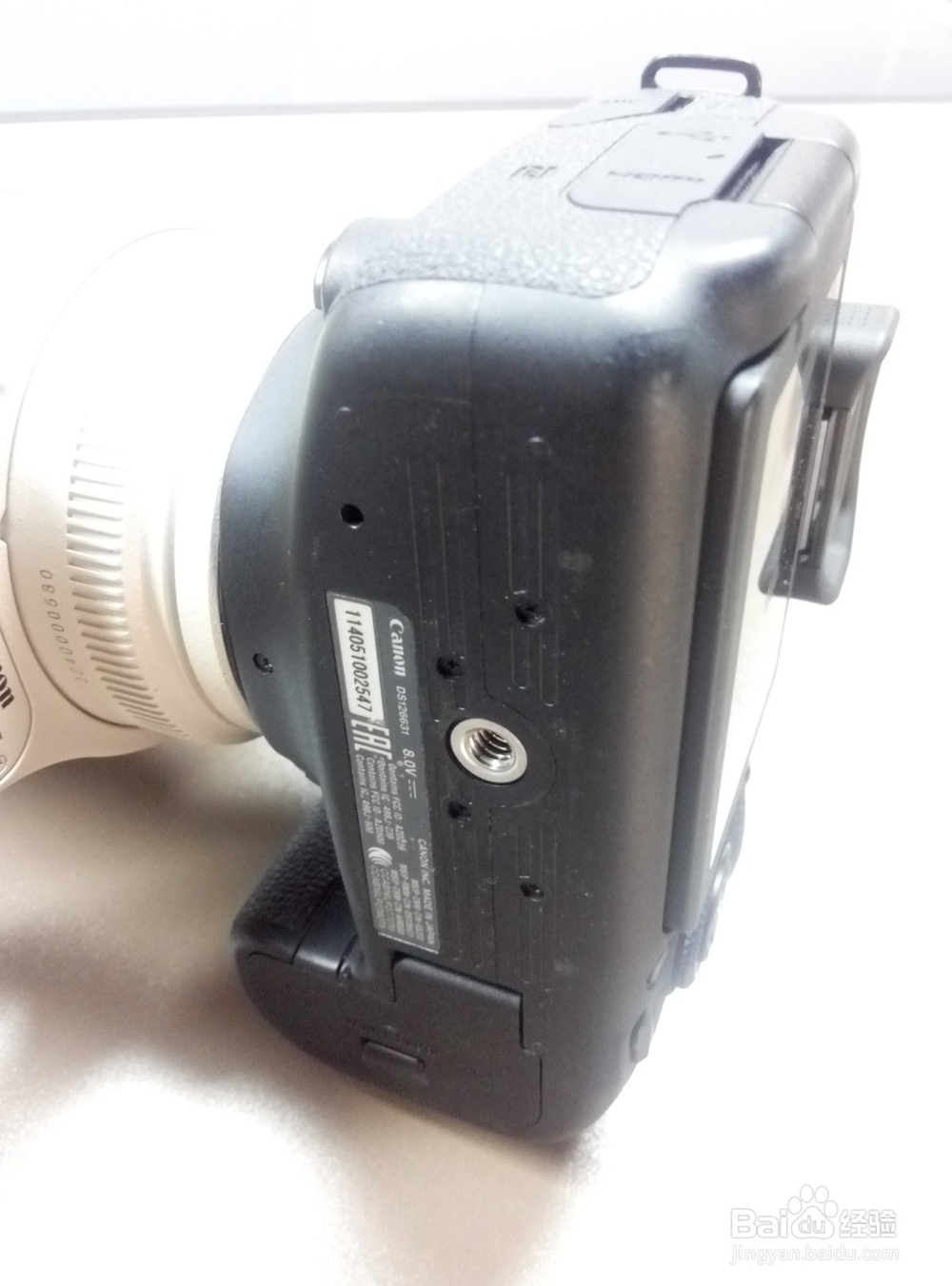 怎么把相机装在三脚架上