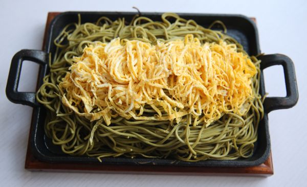 瓦片抹茶荞麦面