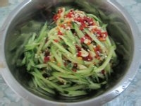 怎么做凉拌青瓜丝--夏季凉拌菜凉拌青瓜丝的做法