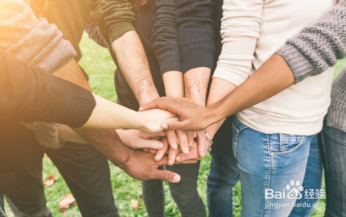 发现自己跟周围的人格格不入怎么办